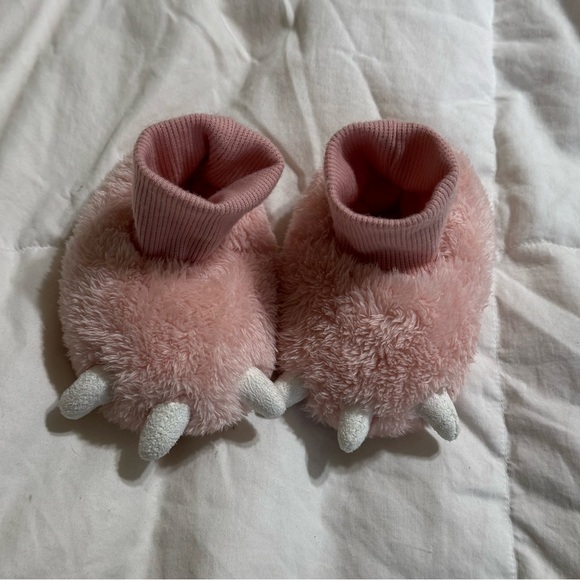 Carters Dino Slippers Size 0-6 Months Pink White Claws Bottom Grips - Picture 2 of 4